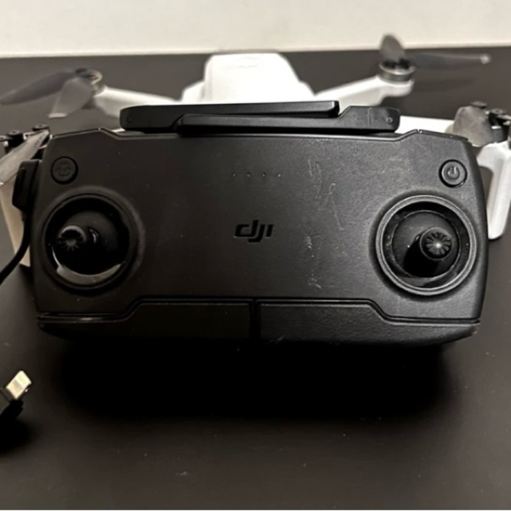 DJI Black VR Controller with Ergonomic Design